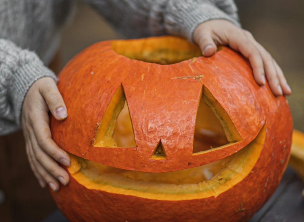 Pumpkin carving at Broadaway museum