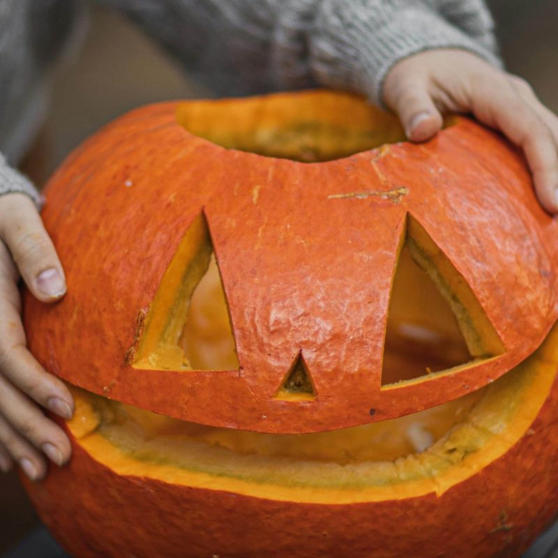 Pumpkin carving at Broadaway museum